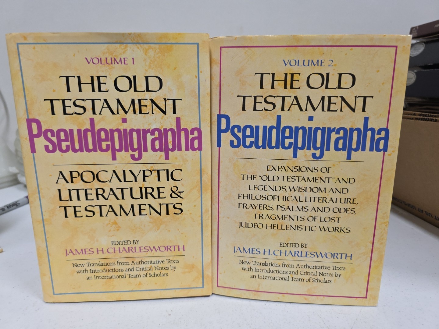 Old Testament Pseudepigrapha, Vol. 1 + 2, Apocalyptic Literature and Testaments