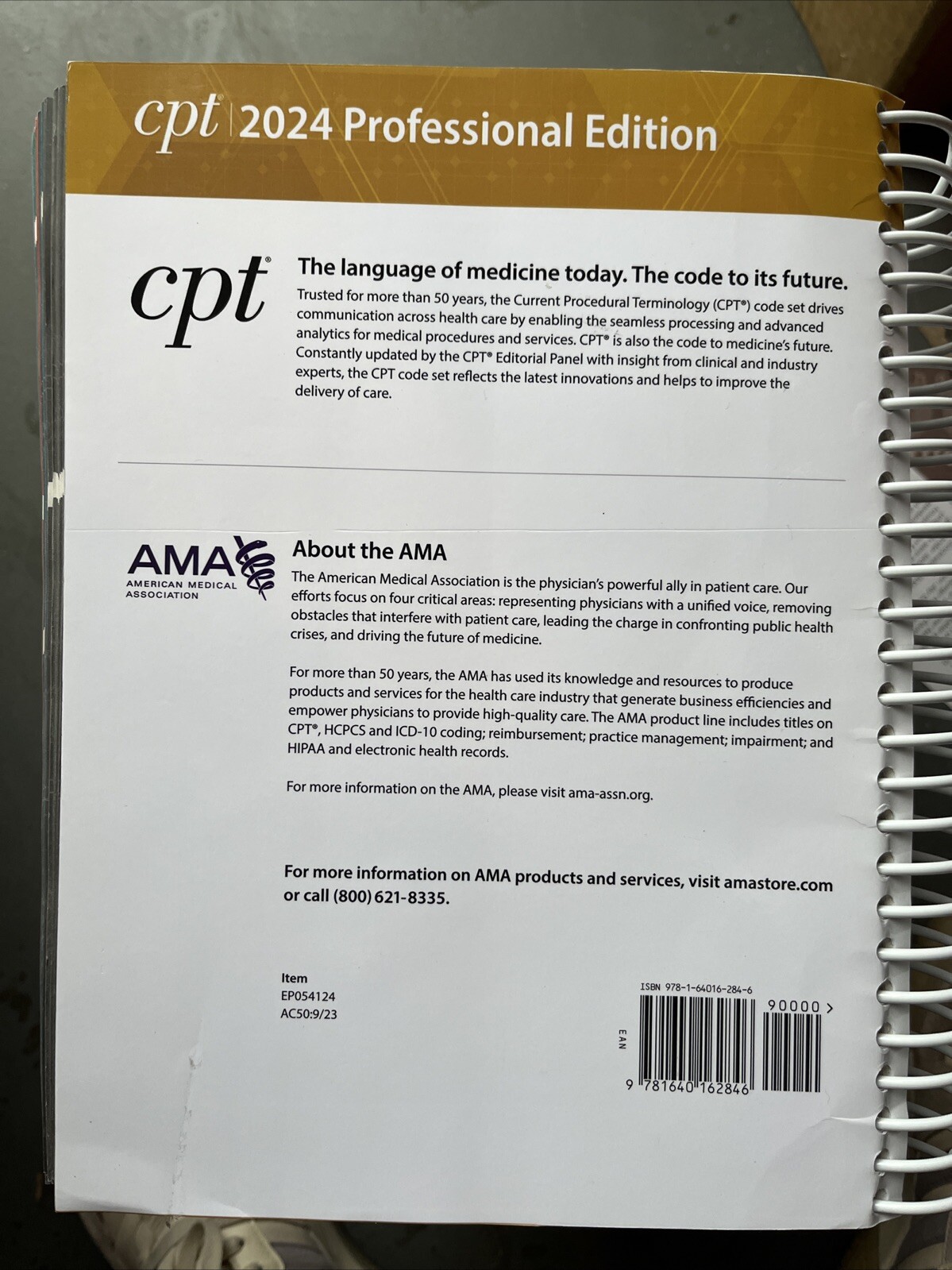 CPT Professional 2024 by American Medical Association (2023, Trade Paperback)