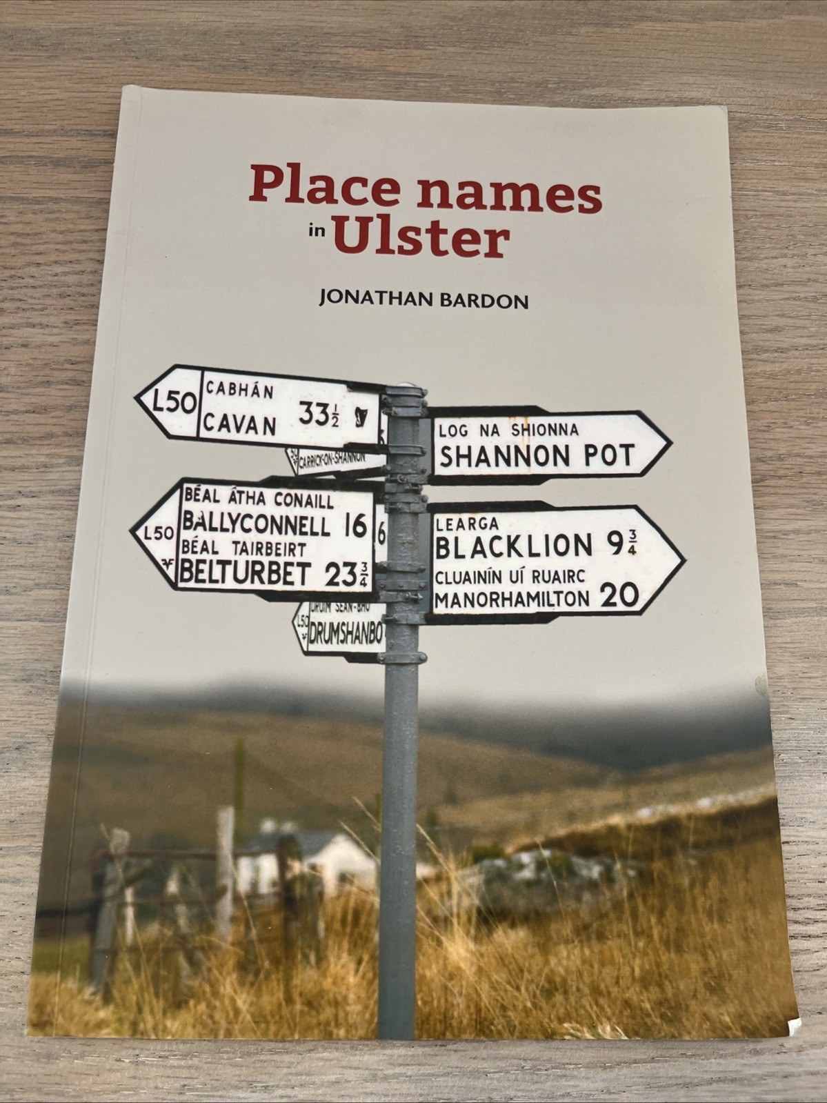 Place names in Ulster by Jonathan Bardon [Paperback, 66 pages]