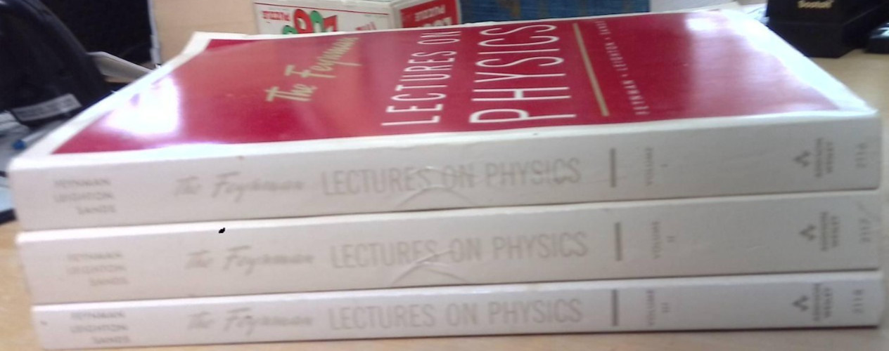 The Feynman Lectures on Physics Vol I, 2 and 3. Paperback by Feynman et al