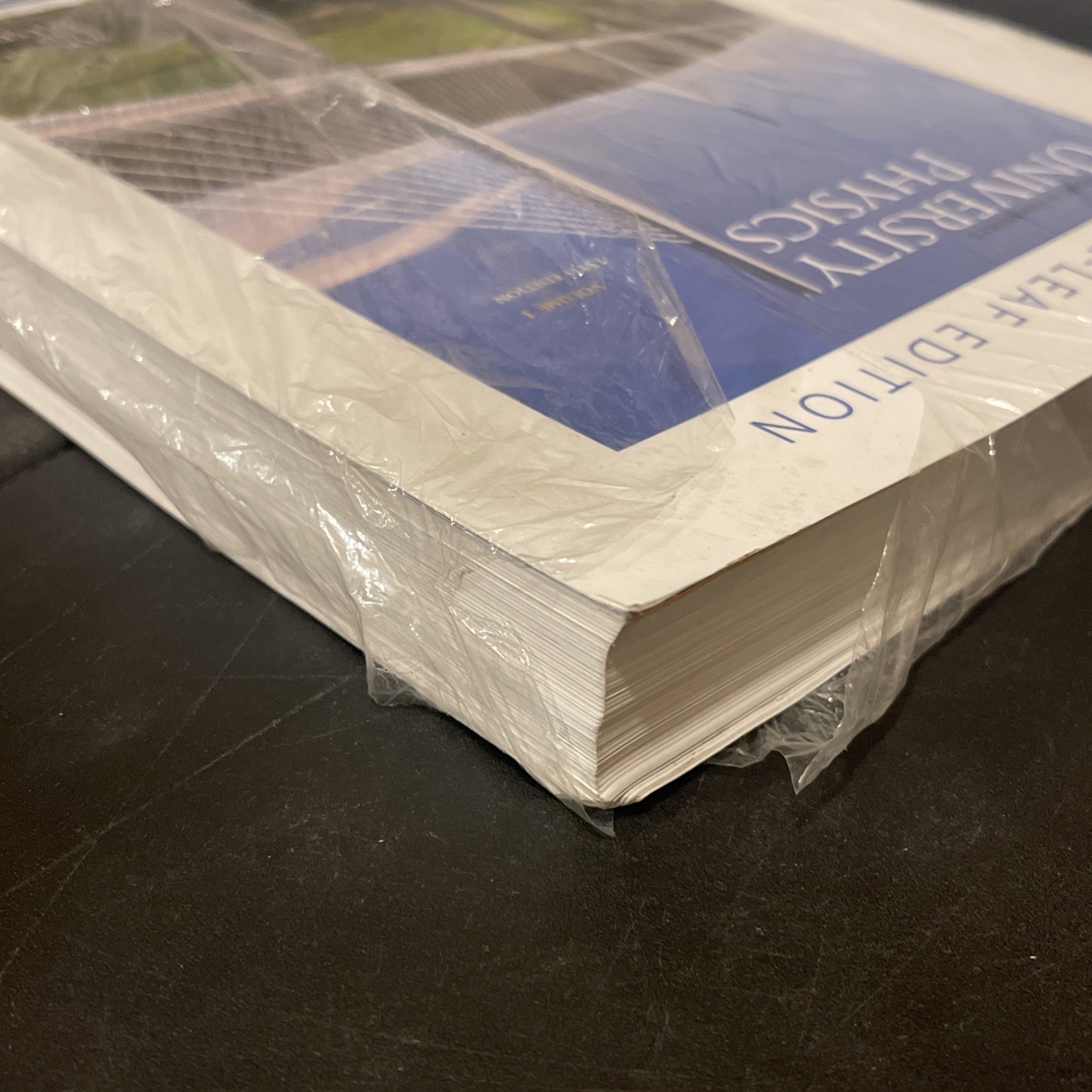 University Physics with Modern Physics, 15th. Loose-Leaf Ed , Young & Freedman