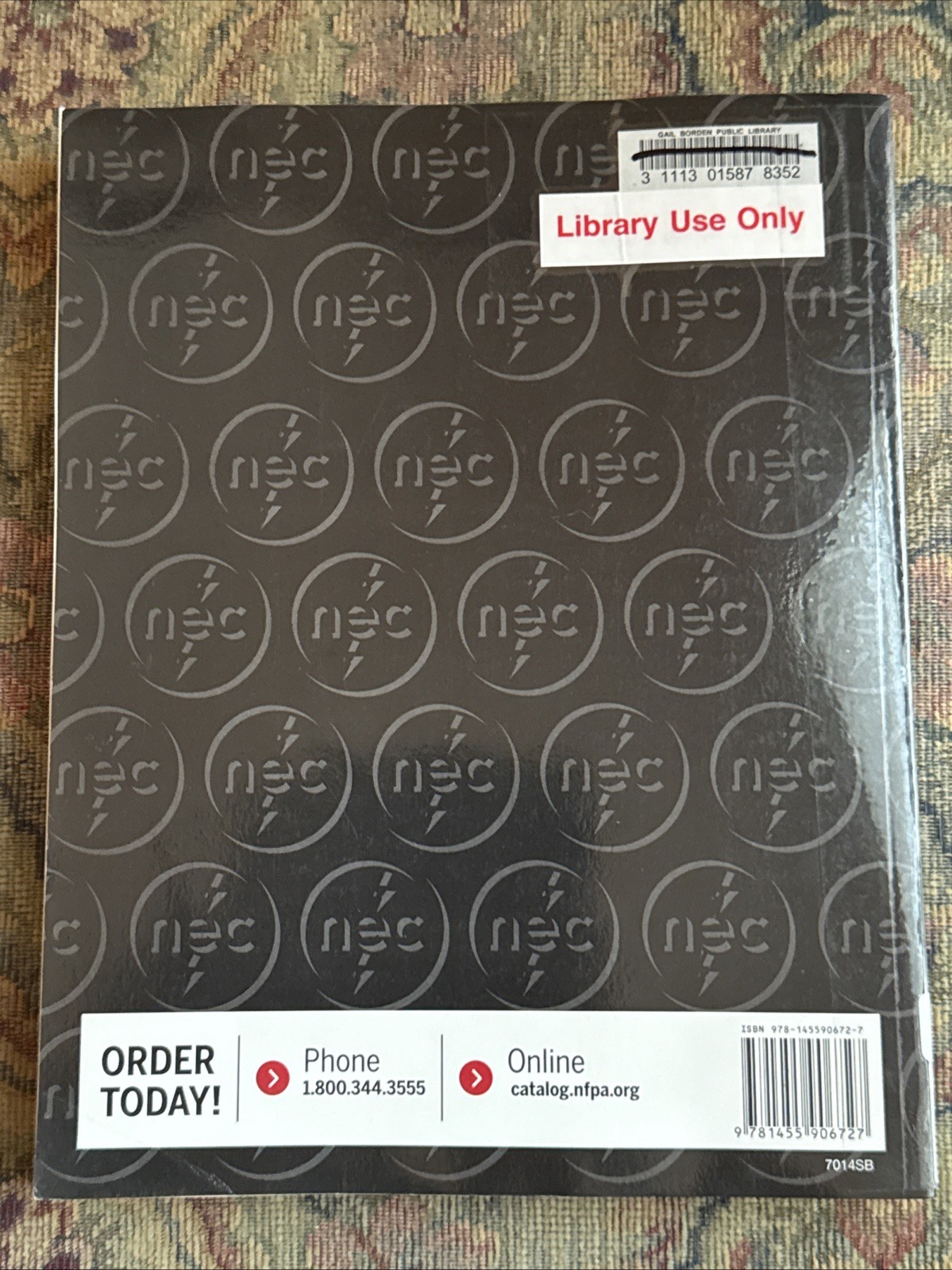 NFPA 70, National Electrical Code : 2014 Edition PB Former Library Copy