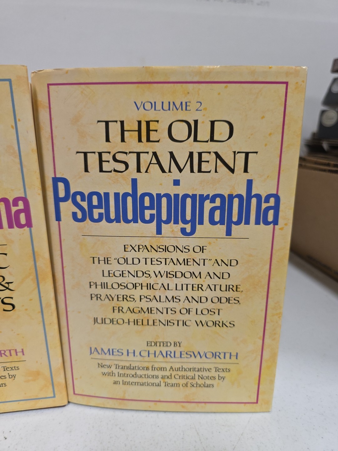 Old Testament Pseudepigrapha, Vol. 1 + 2, Apocalyptic Literature and Testaments