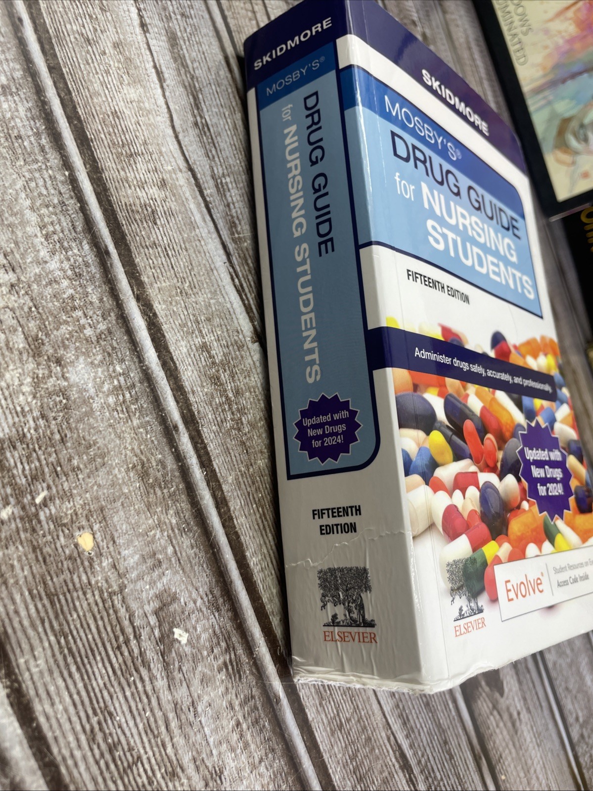 Mosbys Drug Guide for Nursing Students with update – Paperback – W/access Code