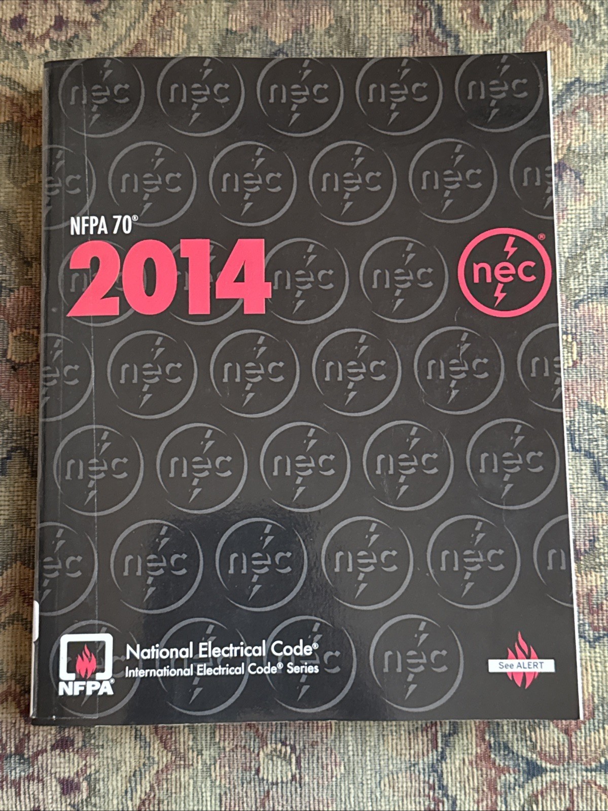 NFPA 70, National Electrical Code : 2014 Edition PB Former Library Copy