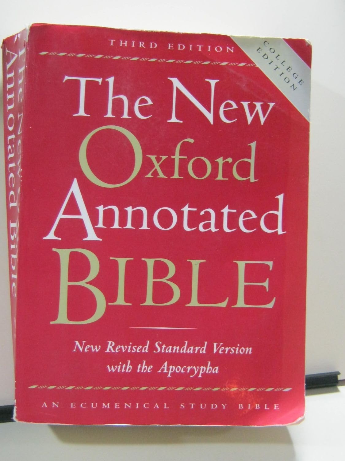 The New Oxford Annotated Bible with the Apocrypha, Third Edition, New Revise…