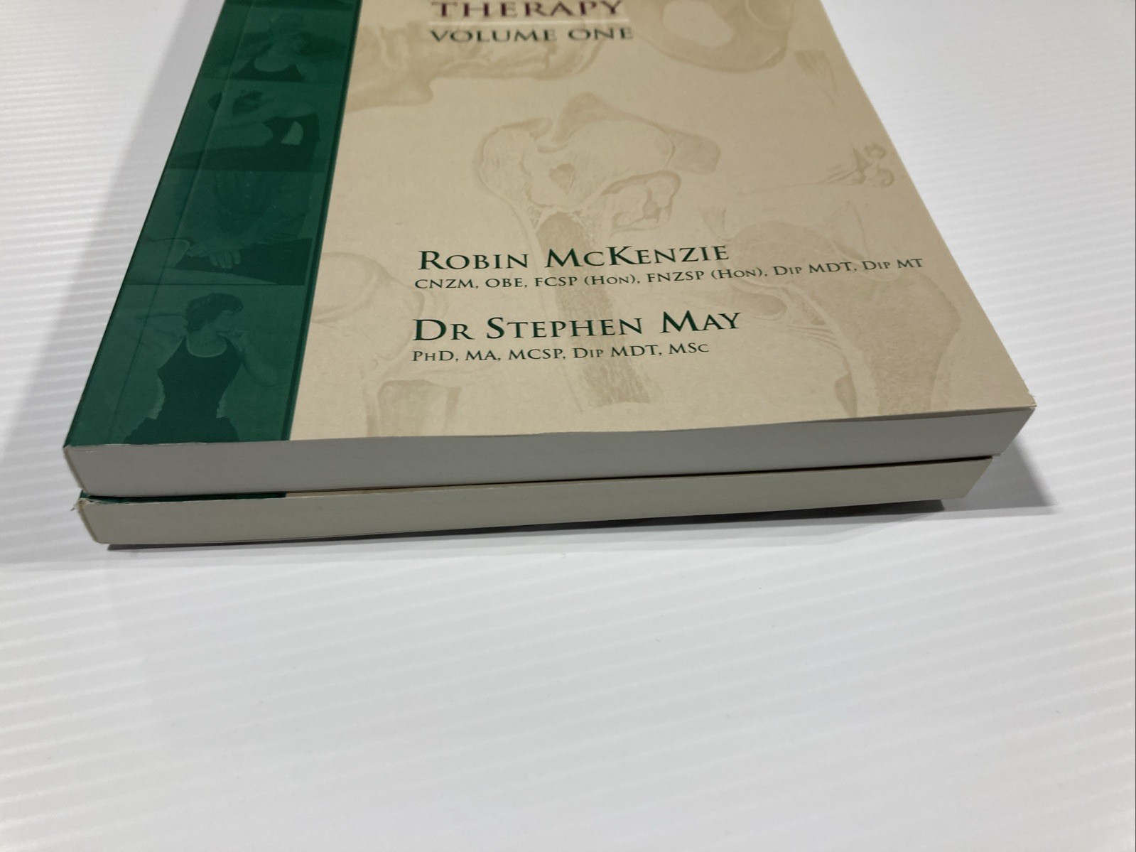 The Cervical and Thoracic Spine: Mechanical Diagnosis and Therapy (2-Volume Set)