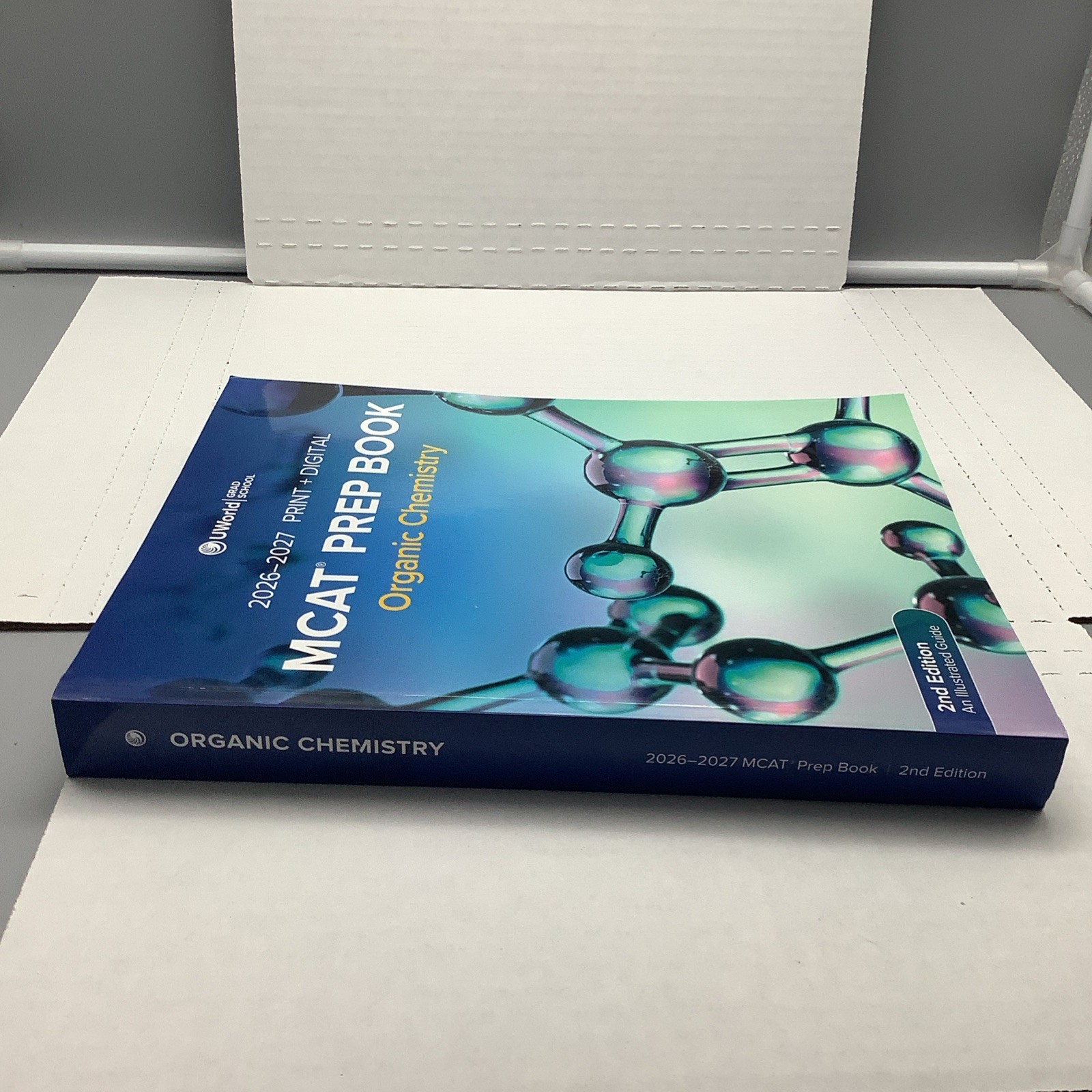 UWorld (GRAD SCHOOL) – MCAT Prep Book Organic Chemistry – 2026-2027 – LIKE NEW