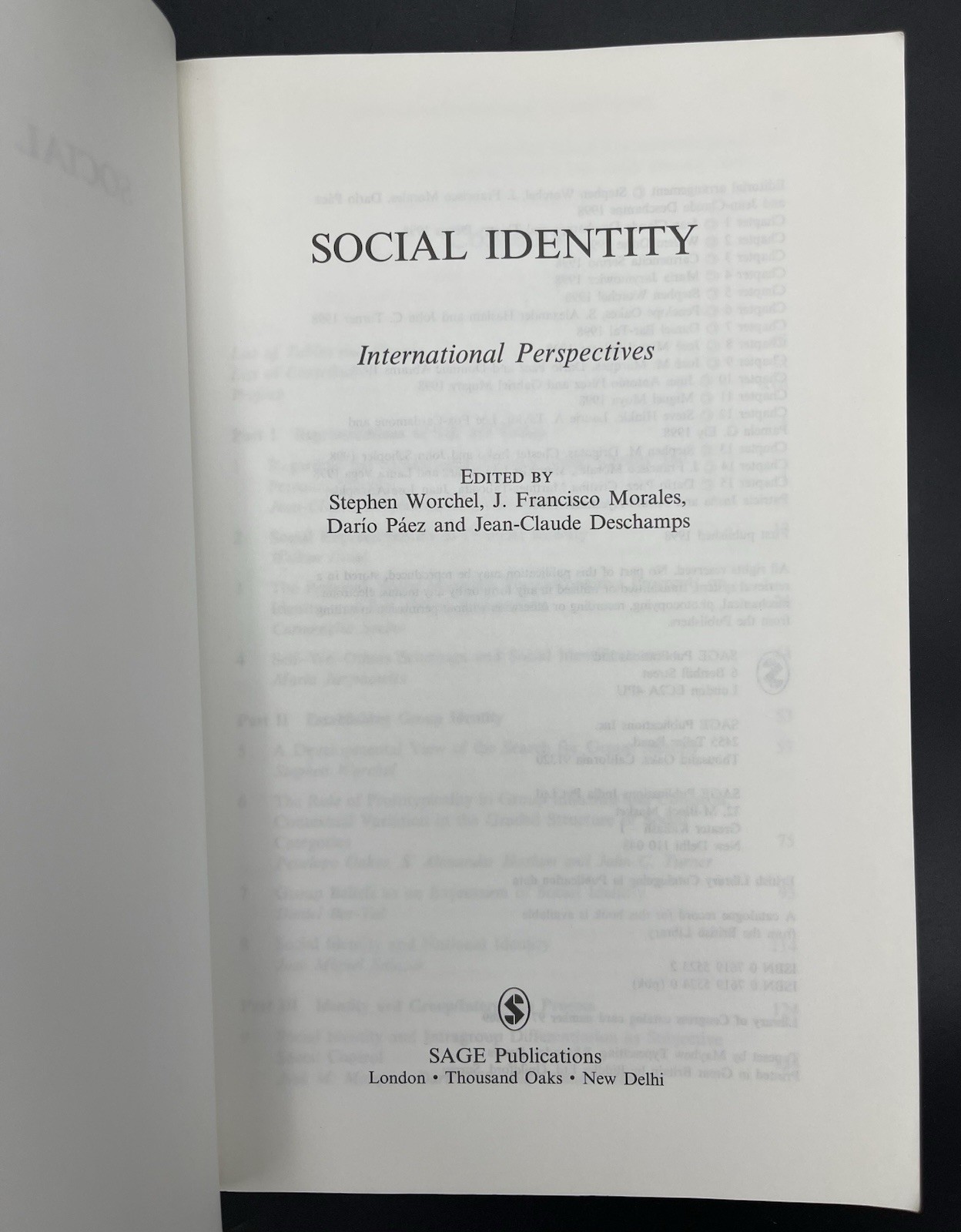 Social Identity: International Perspectives Paperback Stephen Worchel 1998