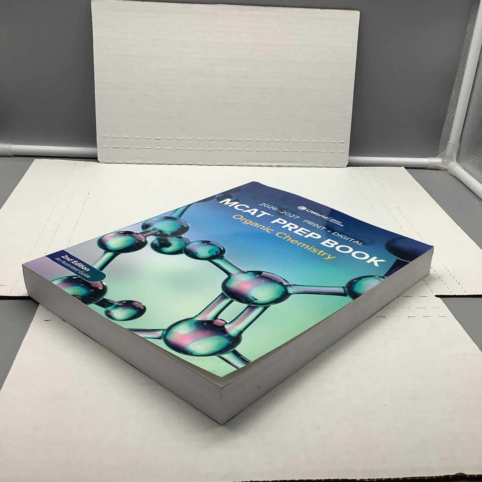 UWorld (GRAD SCHOOL) – MCAT Prep Book Organic Chemistry – 2026-2027 – LIKE NEW