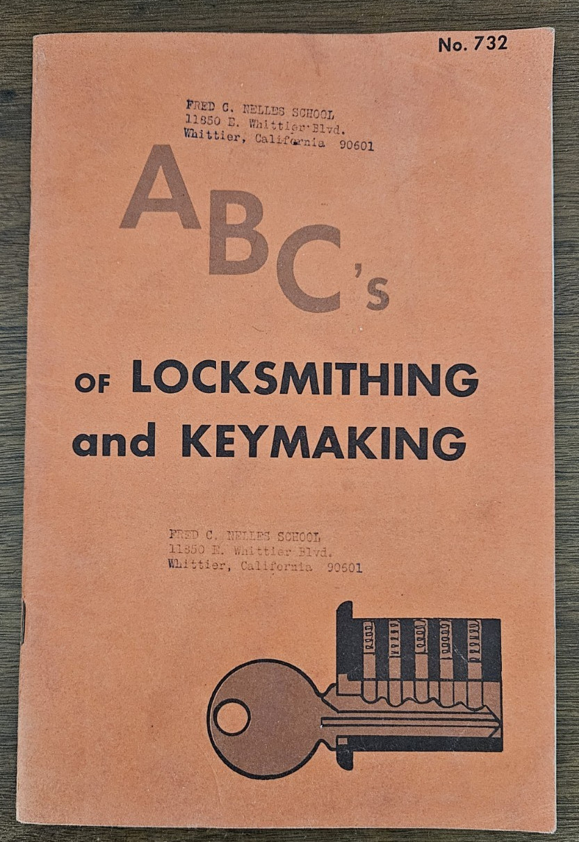 ABCs of Locksmithing and Keymaking #732 booklet 34 pgs by Leonard Singer 1970