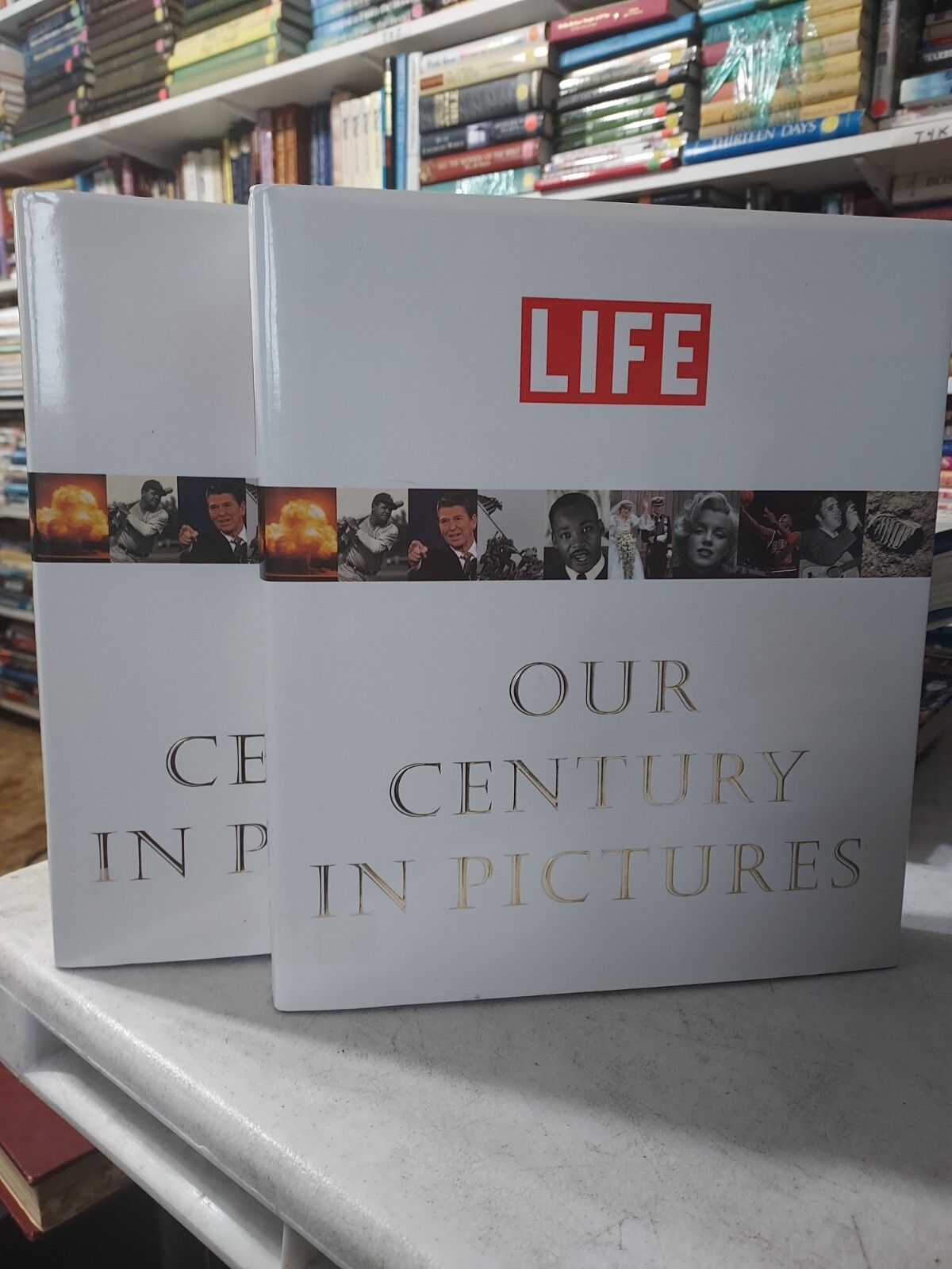 Life : Our Century in Pictures by Richard B. Stolley (1999, HCDJ) T3B