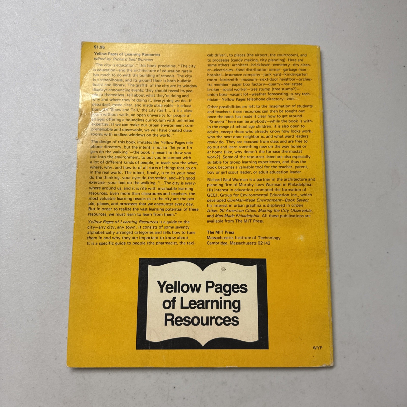 Yellow Pages of Learning Resources Soft Cover Area Code 800 1972 Vtg-B7