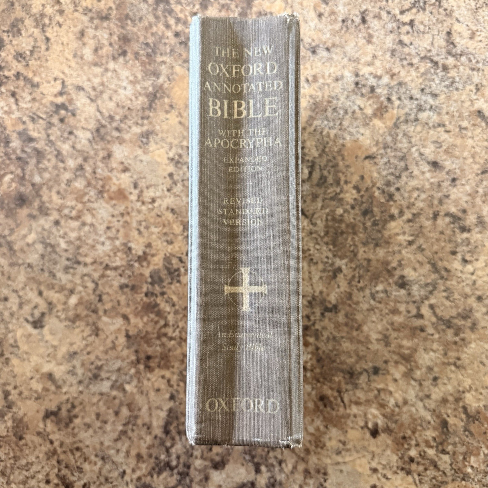 New Oxford Annotated Bible with the Apocrypha, Revised Standard Version 1977